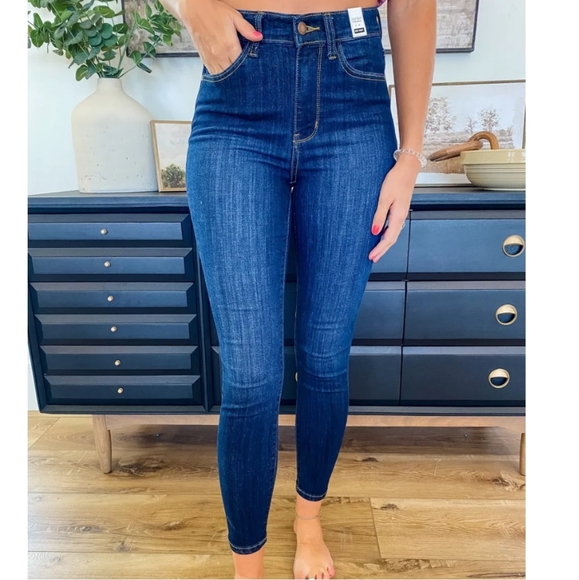 Judy Blue High-Rise Back Yoke Skinny Jeans Dark Wash 9/29 Fav Denim Chic LikeNew - Picture 2 of 12